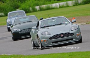 Aston Martin V12 Vanquish