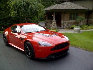 Aston Martin V12 Vantage Carbon Black (2012.5MY)